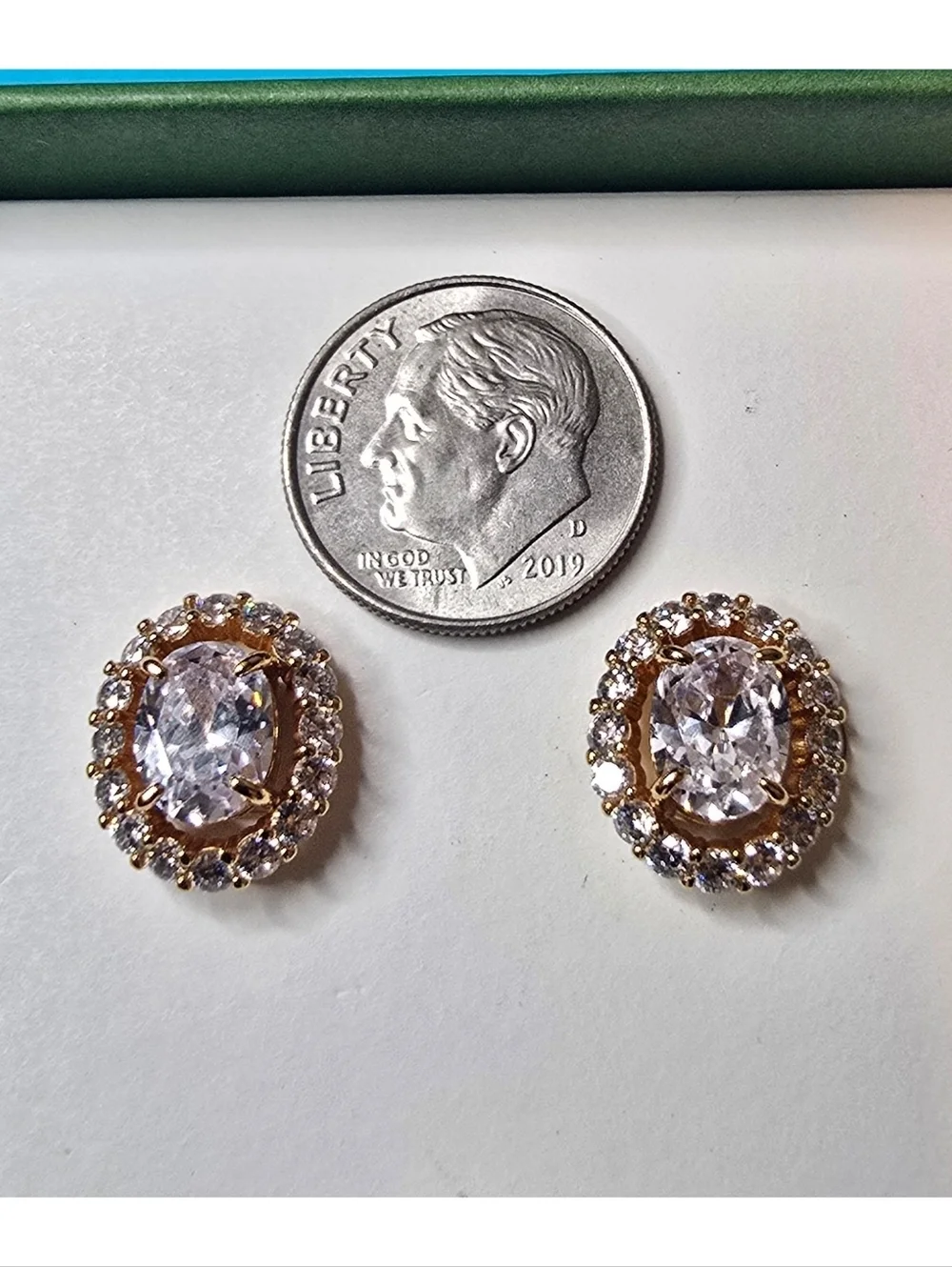 NWT Kate Spade Victoria Stud Earrings Clear Cubic Zirconia Gold Tone Halo Studs